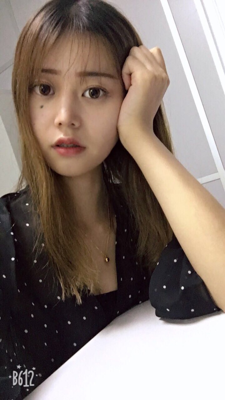 ?-新疆维吾尔自治区·乌鲁木齐市·天山区--喜欢拍照，喜欢各种穿搭。?