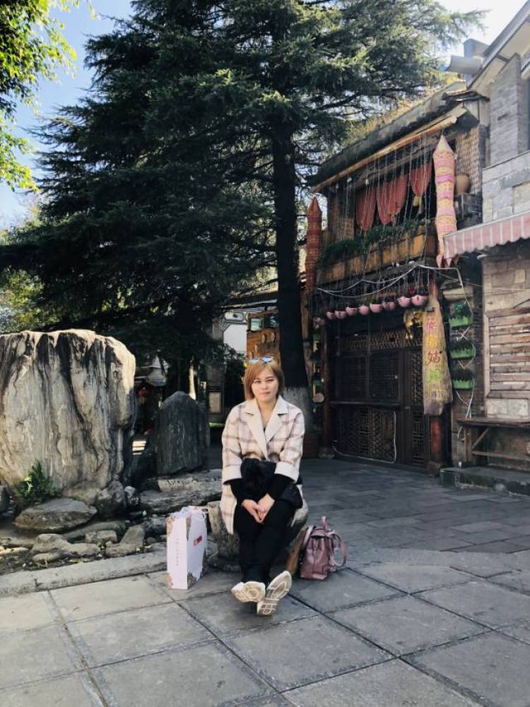 AAA糖果复印广告店_袁莉群-江西省·宜春市·丰城市--嗮一波旅游照片。看上去没有165斤
