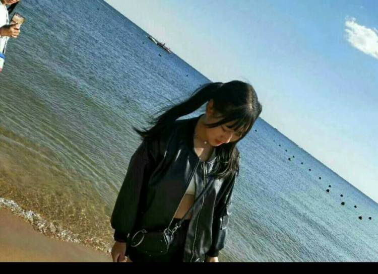 么么么么思密达-河北省·秦皇岛市·北戴河区--大学生，喜欢拍照，希望有机会加入网拍