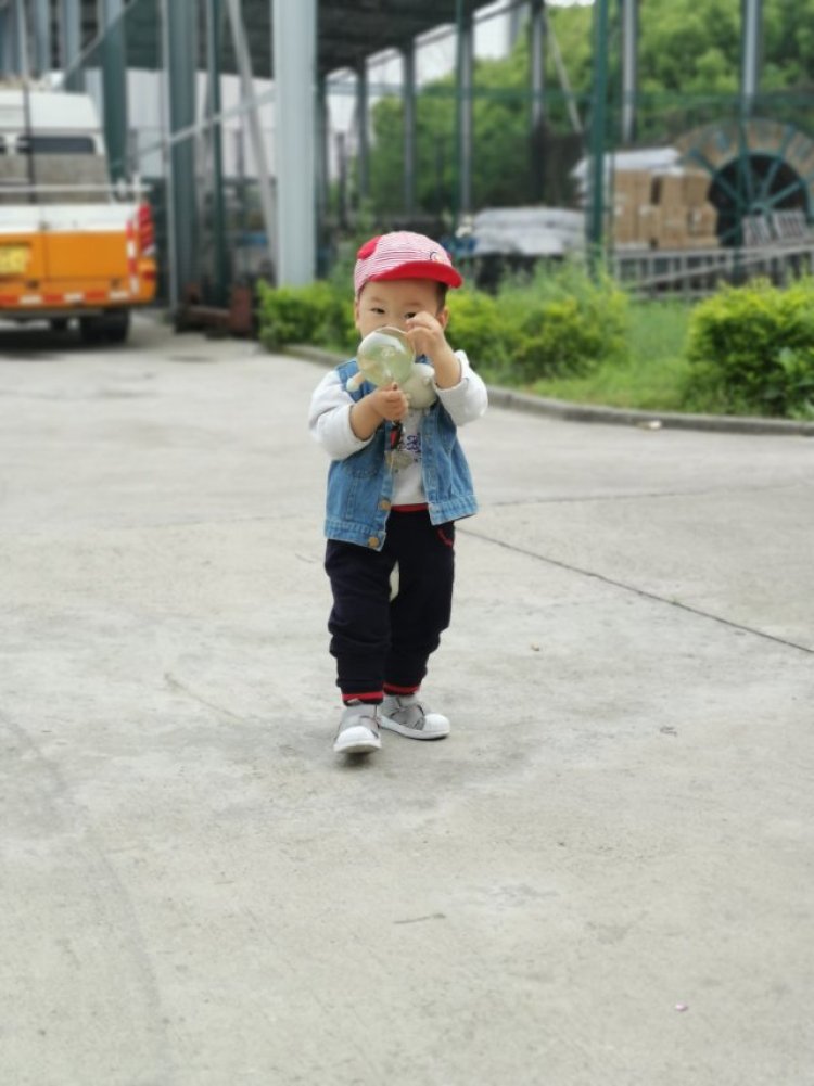 邢晶-江苏省·常州市·新北区--儿子,女儿。随便拍的用手机,女儿快五周岁了,儿子还不到一周半