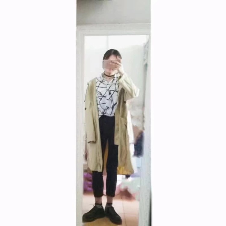是七七啊-湖北省·武汉市·洪山区--日常喜欢在淘宝上秀一些买家秀,淘宝上的买家秀好多受到店家推荐吖
原图,未p腿长