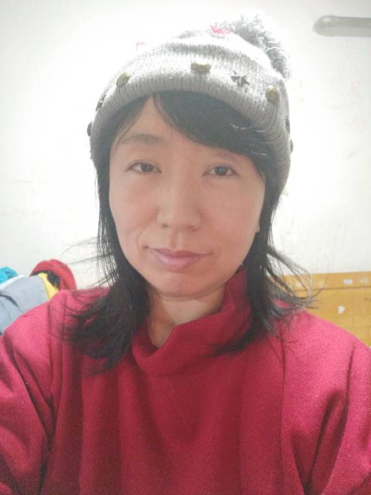 宋song-山东省·青岛市·市北区--本人承接中老年四季服装,运动装,休闲装,中老年礼服拍摄,鞋帽,配饰,首饰拍摄,身材比例较匀称。