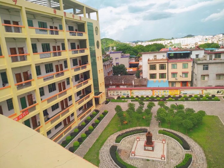 Yang--广西壮族自治区·贺州市·富川瑶族自治县--喜欢自拍
也喜欢拍一些美丽的东西