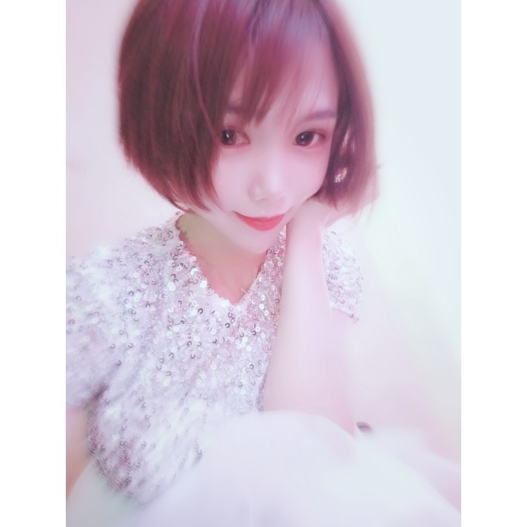 A?Baby-丹?-山西省·吕梁市·离石区--其实就是喜欢买衣服,喜欢拍照,喜欢记录生活,喜欢用自己喜欢的方式赚钱。