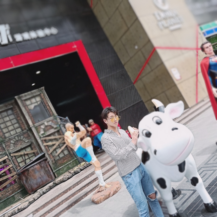 四爷哪里走?-陕西省·西安市·灞桥区--需要网拍,寄拍,短视频的商家欢迎联系我