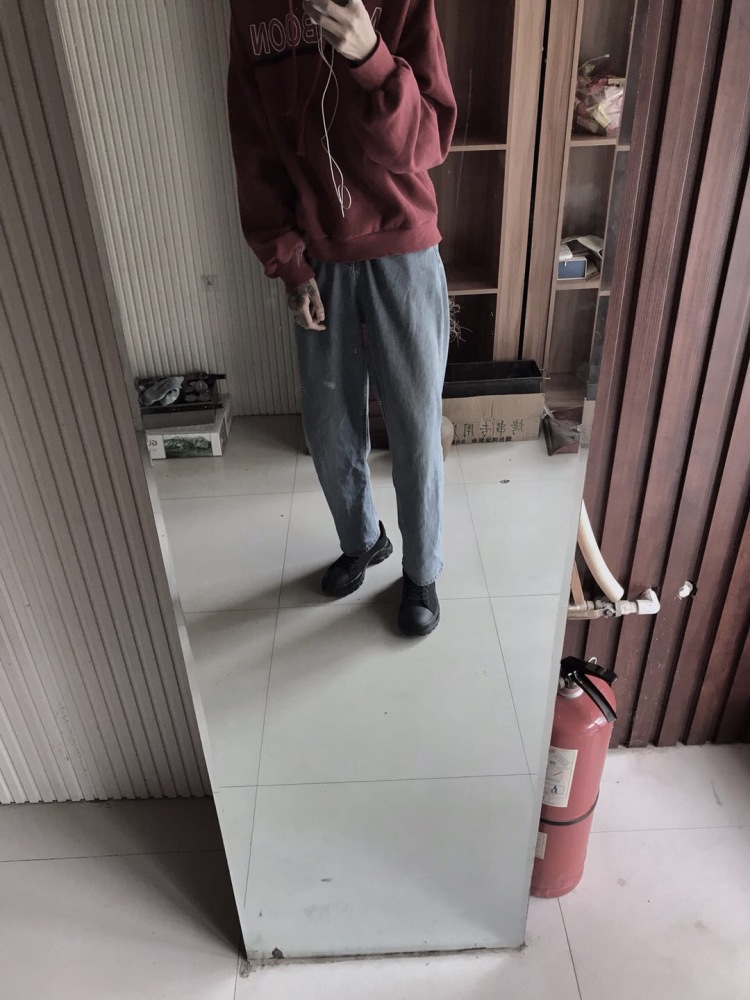 顾川.-山东省·烟台市·芝罘区--擅长拍一些衣服裤子鞋