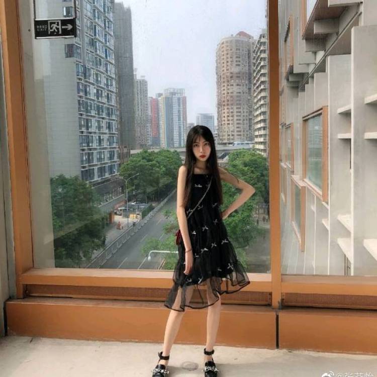 qq-湖北省·武汉市·江夏区--甜美风暗黑风的服装我都可以驾驭 168 81斤