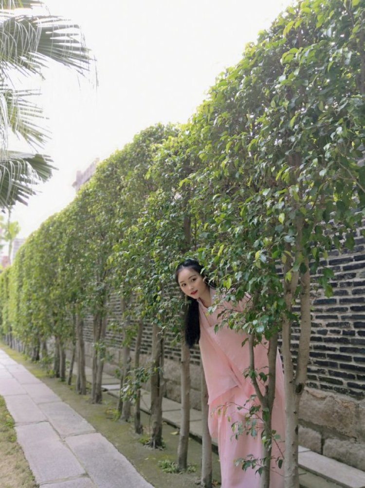 九爺-福建省·福州市·仓山区--在校,时间多,爱拍照,各种风格。
身高:160
体重:44
衣服:xs/s
鞋子:36
寄拍送拍~来呀来呀来玩