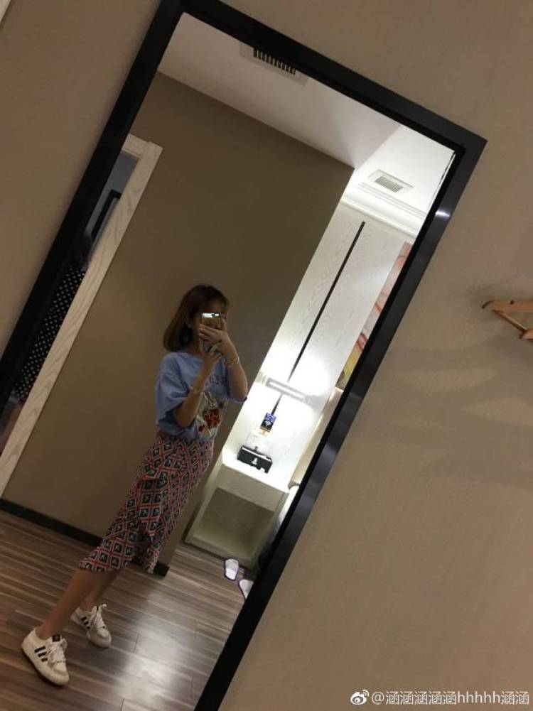 心心念念-黑龙江省·哈尔滨市·南岗区--可以拍买家秀 喜欢拍照 任何风格都能驾驭＾０＾~身高162cm体重44kg
