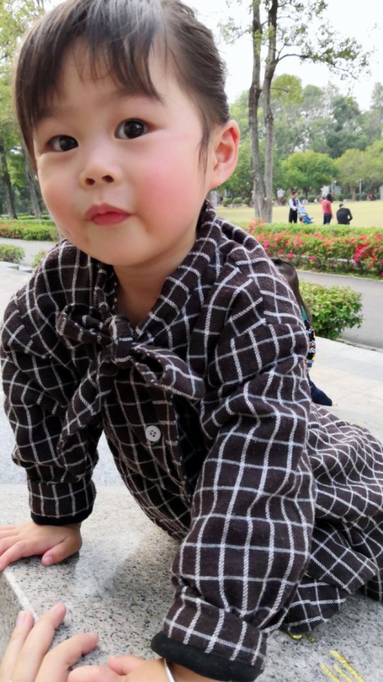 小萌妞-广东省·惠州市·惠东县--包包脸藏着一个小酒窝,超甜