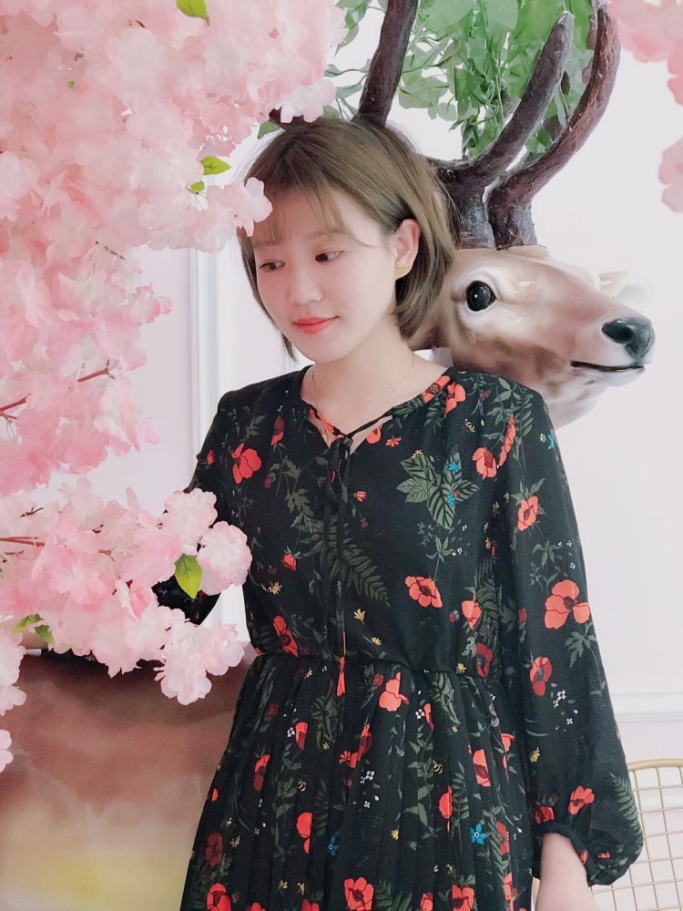 Vicky-贵州省·贵阳市·南明区--本人接受买家秀 网拍模特 首饰等展示
非网红脸 风格多变 有意向可以找我