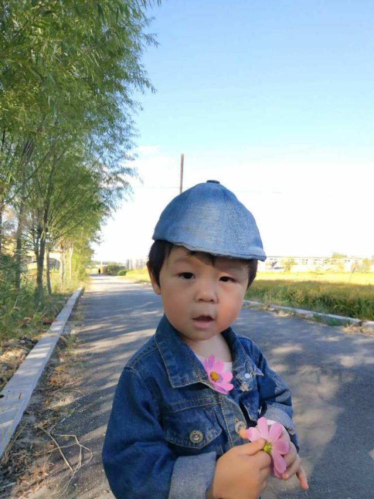 李月-辽宁省·盘锦市·兴隆台区--天气很好,闺女喜欢出去玩