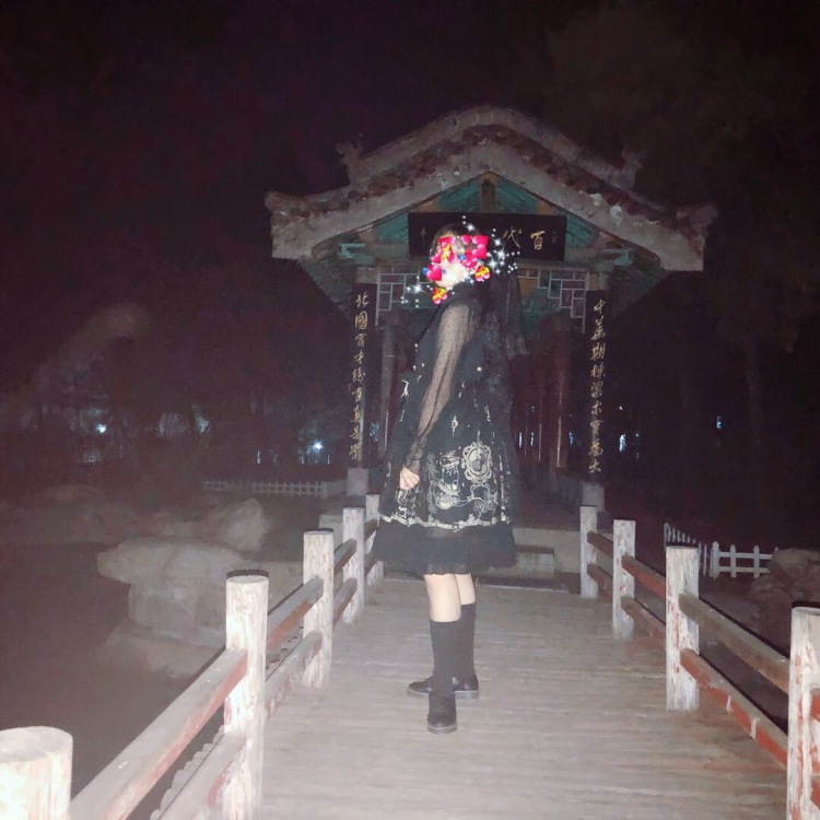 常cc-山西省·太原市·小店区--会修图,可尝试多种风格,身高170长期健身,可接寄拍