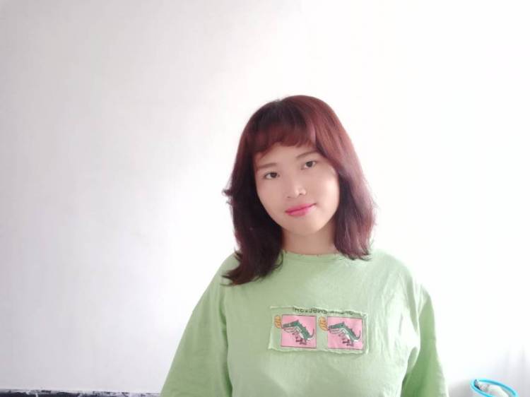 丫丫-北京市·北京市·大兴区--新买的衣服到了,自拍几张照片。