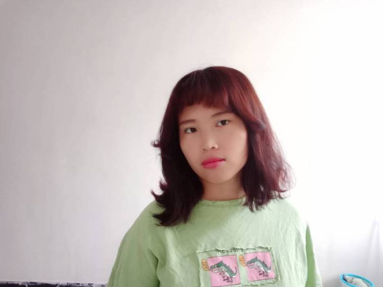 丫丫-北京市·北京市·大兴区--新买的衣服到了，自拍几张照片。