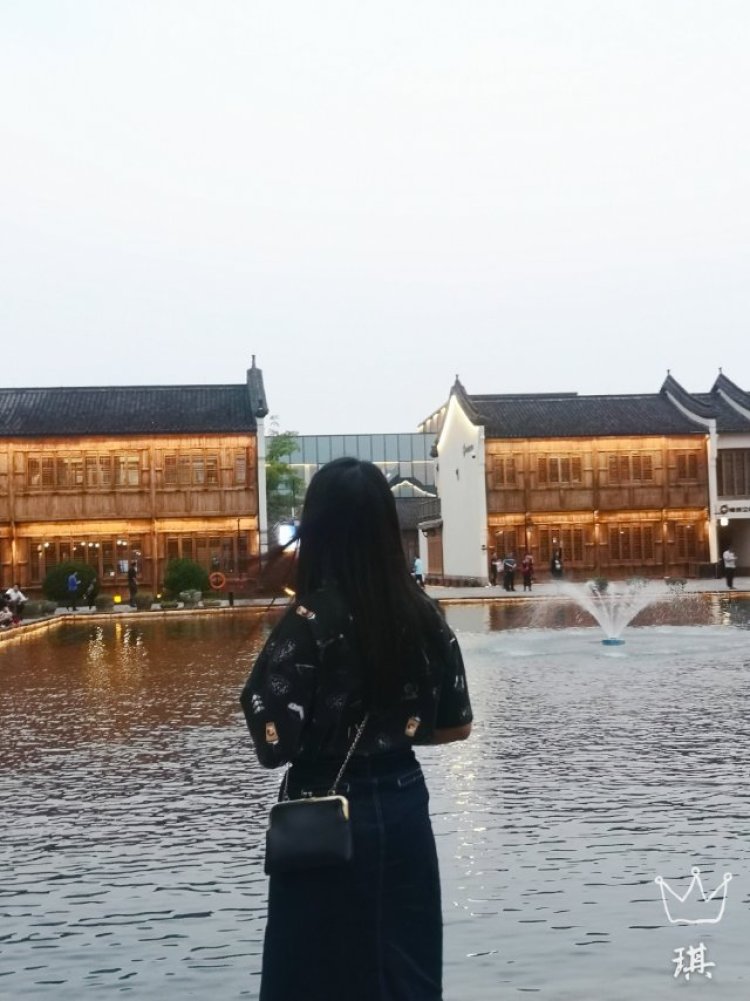 言蹊-浙江省·杭州市·余杭区--现在接美妆❤️
还有青春一点点的衣服❤️