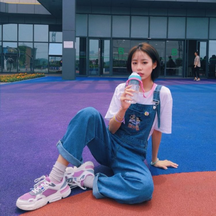 网友小林-广东省·佛山市·南海区--穿搭 摄影 修图 风格百变 审美在线
某社交平台粉丝800多 目前还在增长
广佛地区