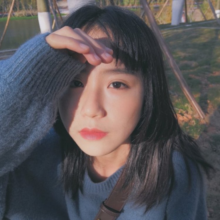 网友小林-广东省·佛山市·南海区--穿搭 摄影 修图 风格百变 审美在线
某社交平台粉丝800多 目前还在增长
广佛地区