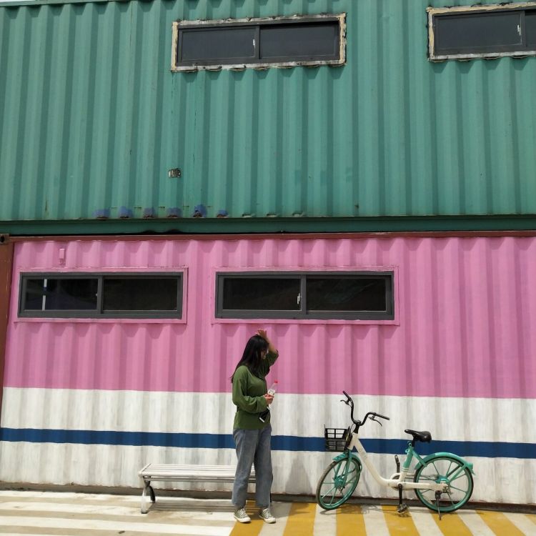 六四七-北京市·北京市·通州区--身高170 体重不轻
会那么一点点拍照
会p图
在线接单