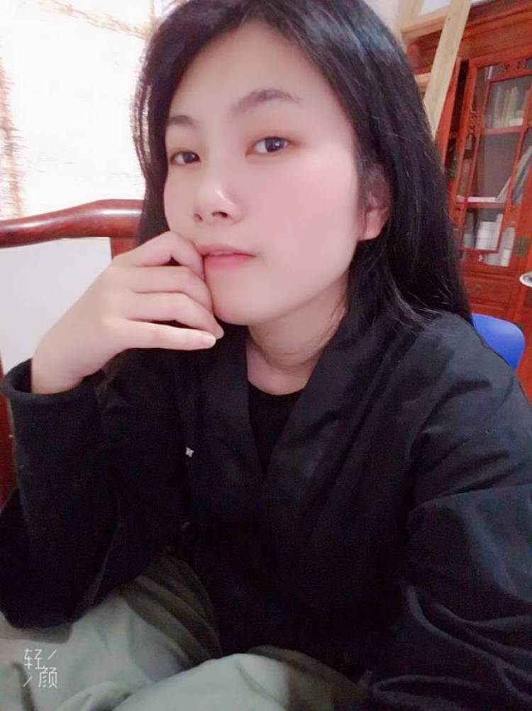 通恒-江西省·吉安市·峡江县--没啥特长的,就声音好听萝莉音御姐少女音都可以,头发特长,风格看照片自己觉得能接什么,就接吧,就是不会化妆所以接不了口红之外的化妆品。155cm,112斤,看腿才会发现胖。