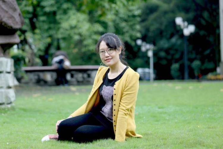 Cassie凯芯-重庆市·重庆市·渝北区--落花有意流水无情