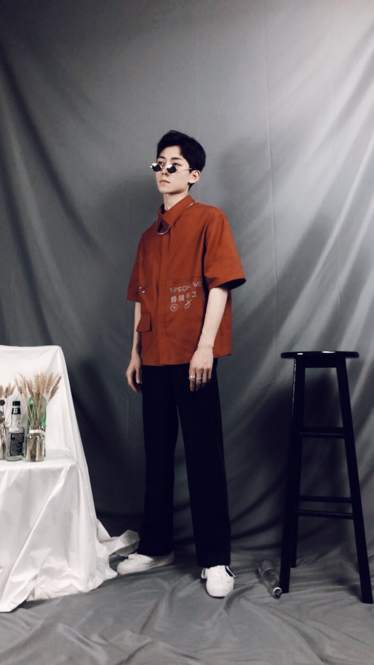 bbbx-广东省·广州市·番禺区--衣服上身局部特写