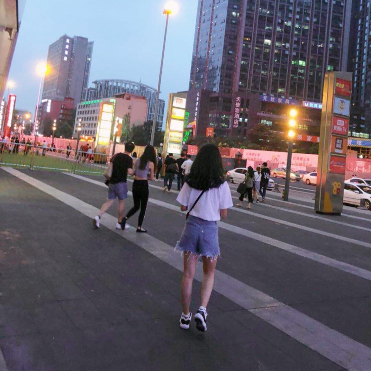 哦莞-四川省·成都市·温江区--接寄拍 网拍 买家秀 长期合作呀