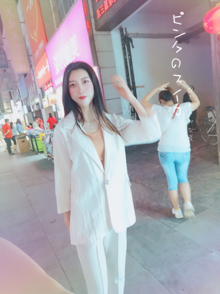 ?-河南省·郑州市·二七区--接寄拍 身高165cm体重92斤 喜欢拍照 衣服搭配