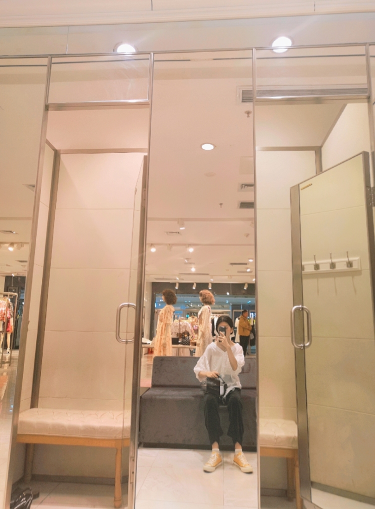 ?-河南省·郑州市·二七区--接寄拍 身高165cm体重92斤 喜欢拍照 衣服搭配