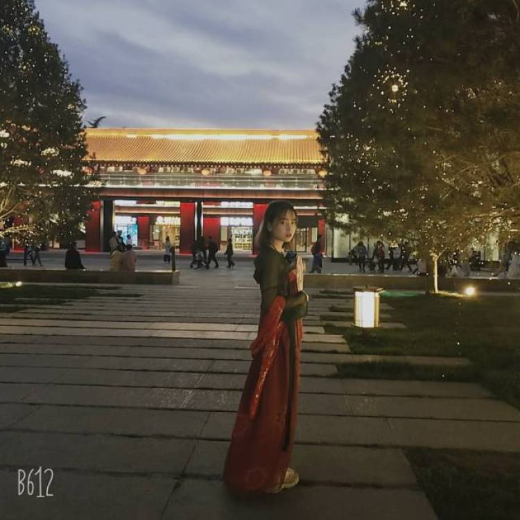眉眼如初?-陕西省·咸阳市·秦都区--接寄拍 网拍 买家秀 长期合作呀
身高164   体重43  喜欢拍照
