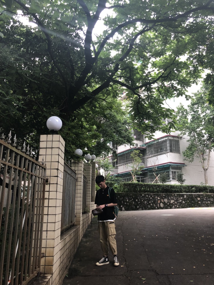 Amo-广东省·广州市·荔湾区--广东。身高178体重60kg。