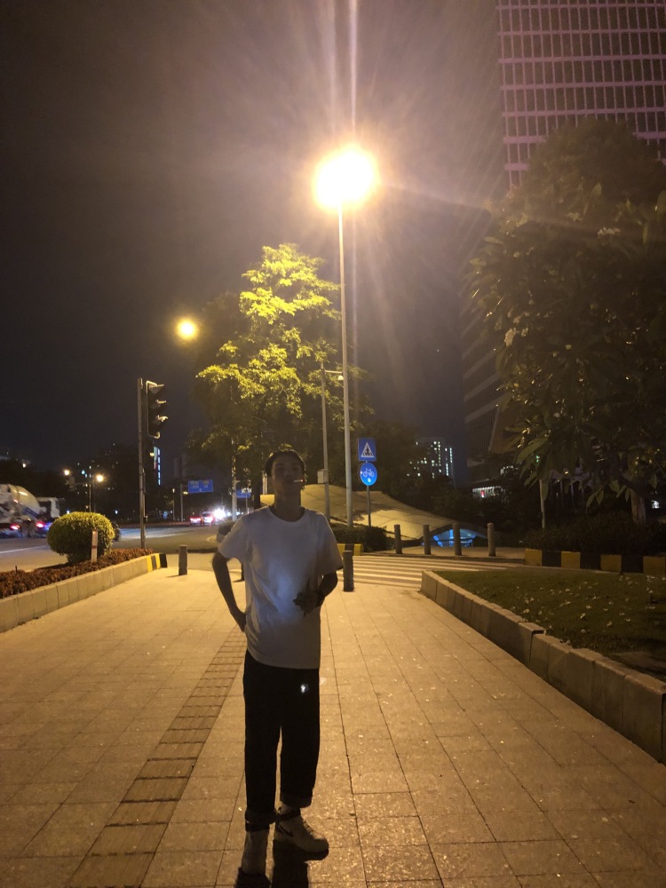 Amo-广东省·广州市·荔湾区--广东。身高178体重60kg。