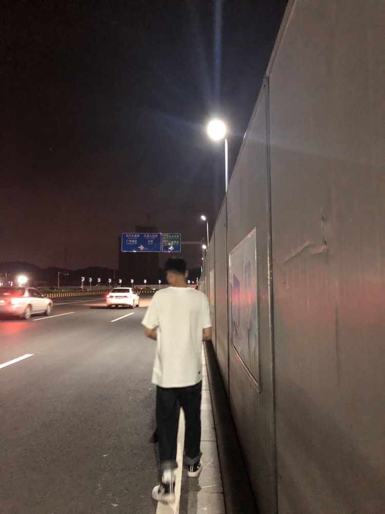 Amo-广东省·广州市·荔湾区--广东。身高178体重60kg。