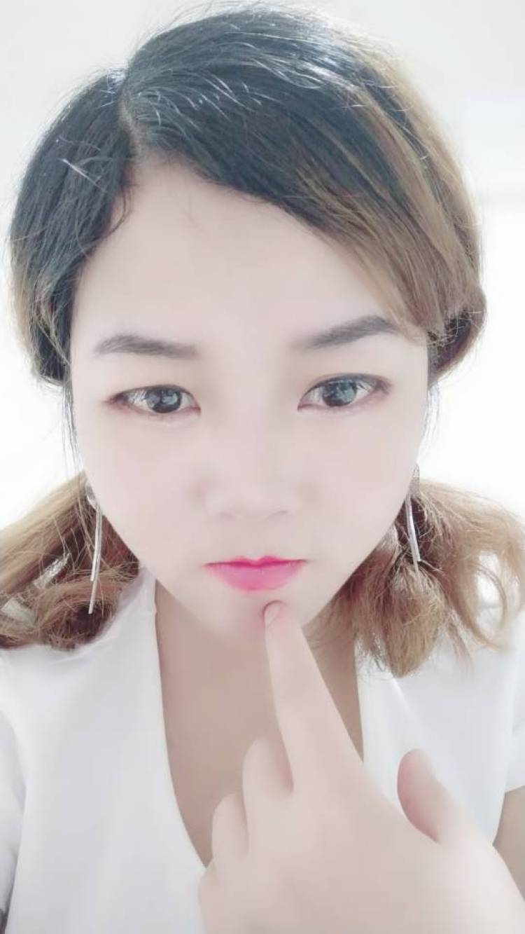 思恋-湖北省·恩施土家族苗族自治州·恩施市--新人新人，求照顾，接单接单哦