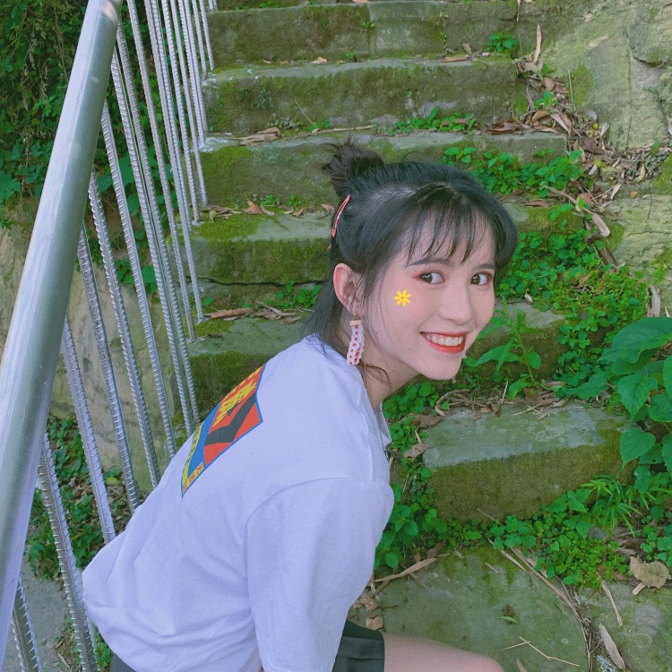 小凌老师-四川省·内江市·资中县--想拍美美的照片，有需要网拍的都可以打扰我！