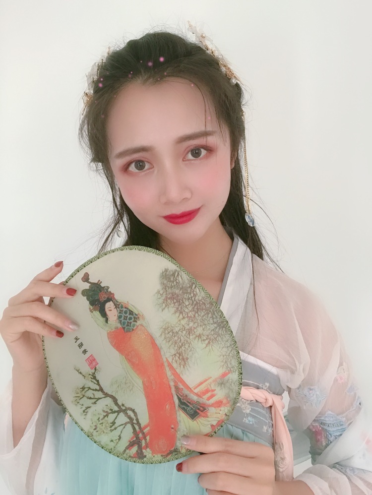冷冷-云南省·楚雄彝族自治州·元谋县--喜欢拍照 视频 汉服 舞蹈 P图耐心 诚心合作