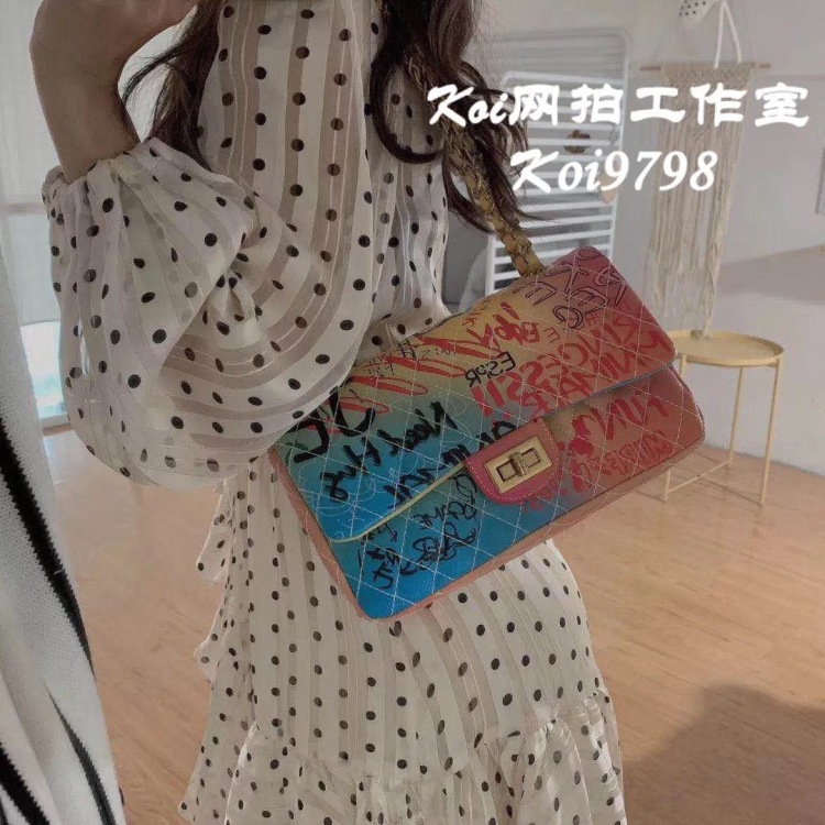 c-福建省·漳州市·龙文区--专业拍摄高质量买家秀,模特粉丝多,都是自用的t宝账号,安全可靠,各种风格都可以拍买家秀,连衣裙,复古风,婚纱服,旗袍,帽子,配饰,T恤等等应有尽有!有需要的可以了解一下哈