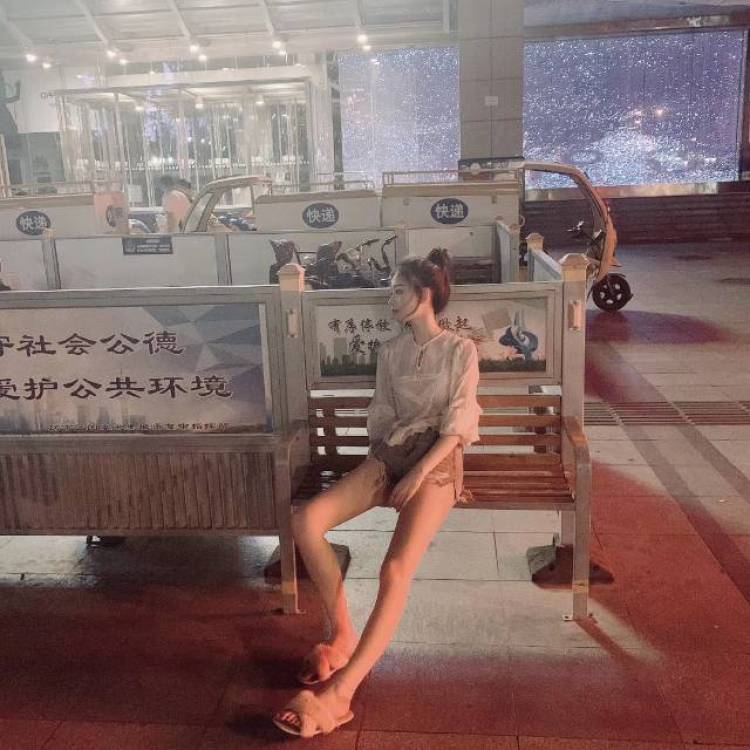 朵朵睡不醒-江西省·九江市·修水县--可拍多种风格 欢迎砸单? ?