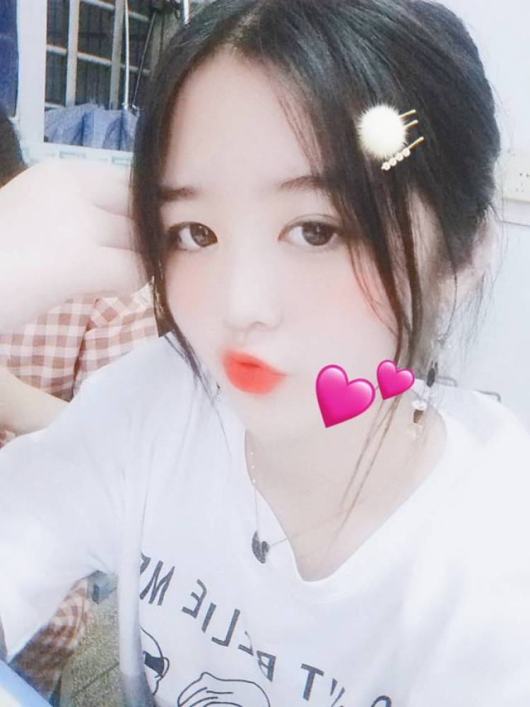 ? ? ?-湖南省·岳阳市·岳阳县--会各种风格的妆容,各种风格的穿搭也能驾驭住,可爱,御姐,休闲等,会简单的P图