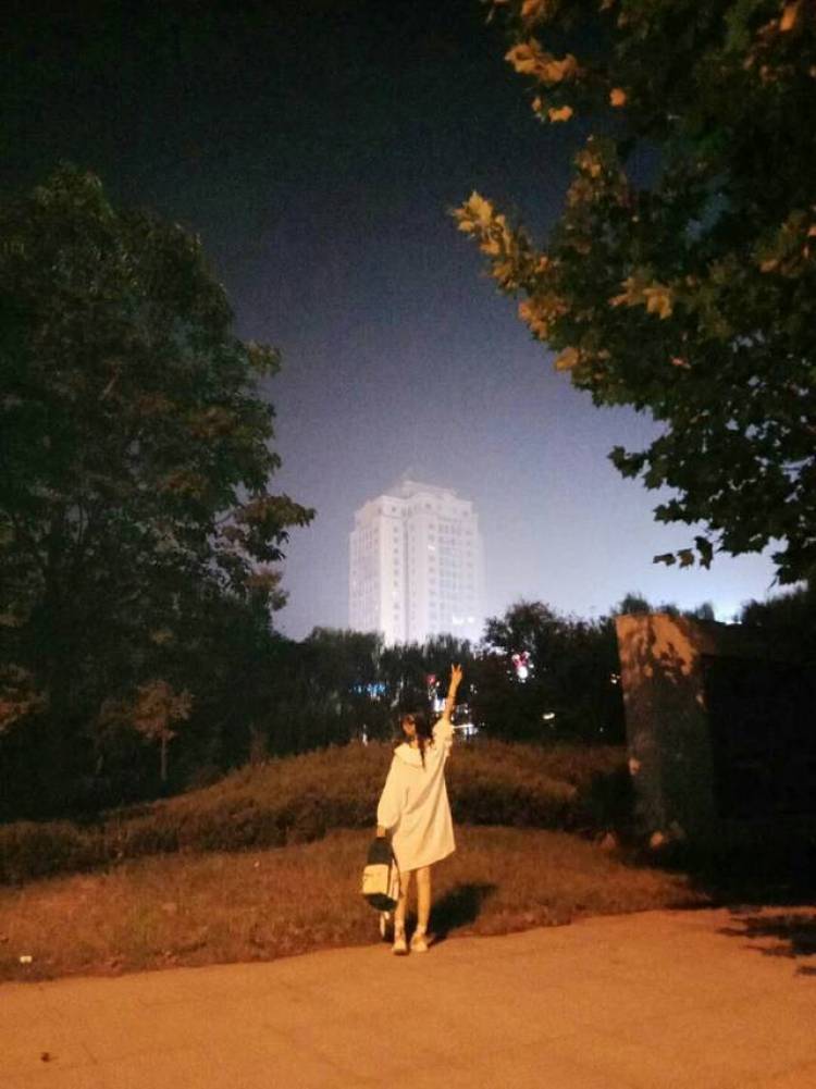 对方正在输入...-河南省·商丘市·虞城县-抖音 快手 自娱-网拍纯属爱好,价格佛系,也可免费接拍,自己有专业摄影