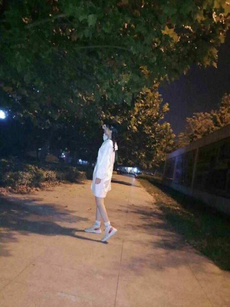 对方正在输入...-河南省·商丘市·虞城县-抖音 快手 自娱-网拍纯属爱好,价格佛系,也可免费接拍,自己有专业摄影
