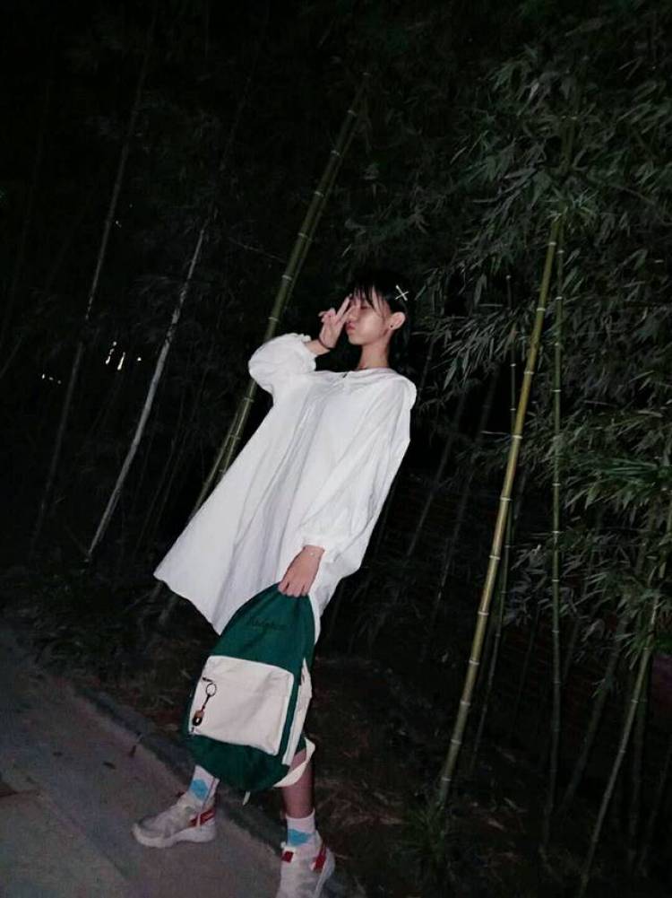 对方正在输入...-河南省·商丘市·虞城县-抖音 快手 自娱-网拍纯属爱好,价格佛系,也可免费接拍,自己有专业摄影