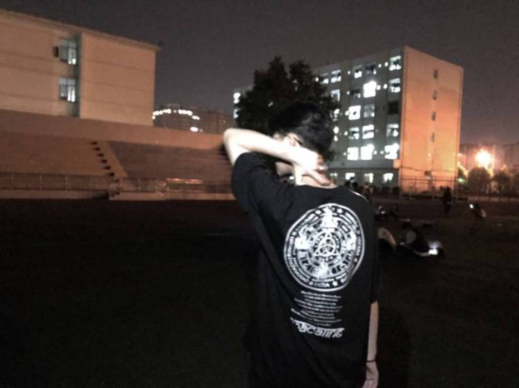 宋大炮z-河南省·南阳市·邓州市-快手，探探，知乎-17岁，中性，可以接，买家秀，网拍