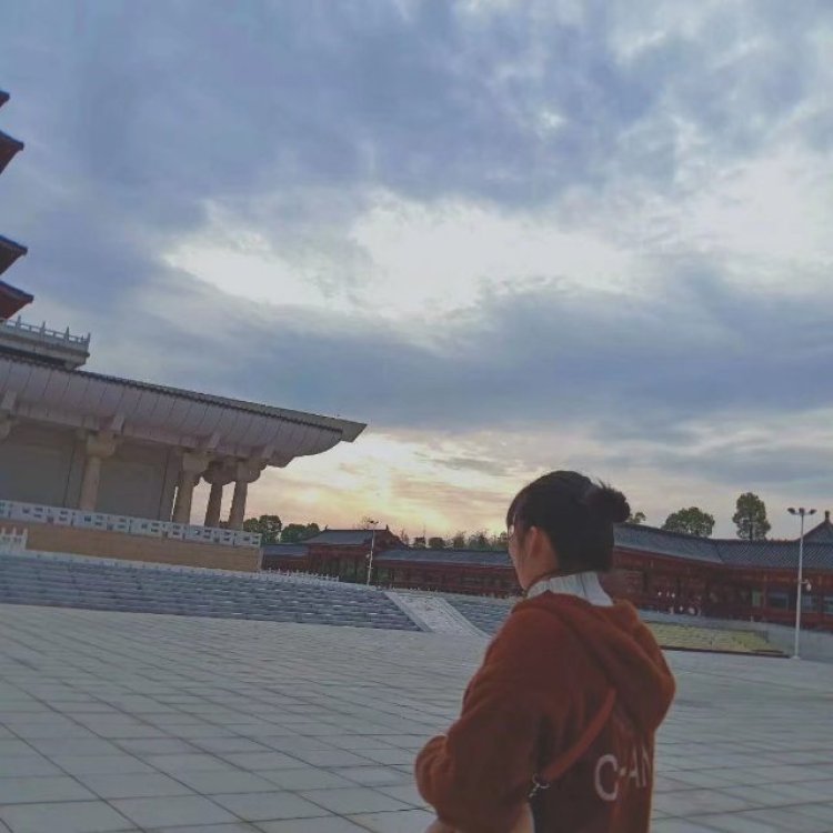 OliviaGUO-湖南省·怀化市·鹤城区--新人,美瞳,口红,网拍,寄拍,买家秀都ok的