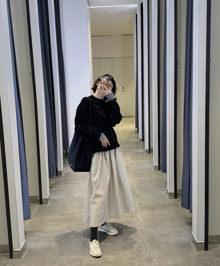 我是李小楠啊-福建省·福州市·仓山区--平时跟朋友出去吃饭逛街,都会拍一些照片,顺便就用作购买服装的买家秀了,淘气值1212,没给过商家差评。很喜欢拍照,喜欢的东西都会很认真去做