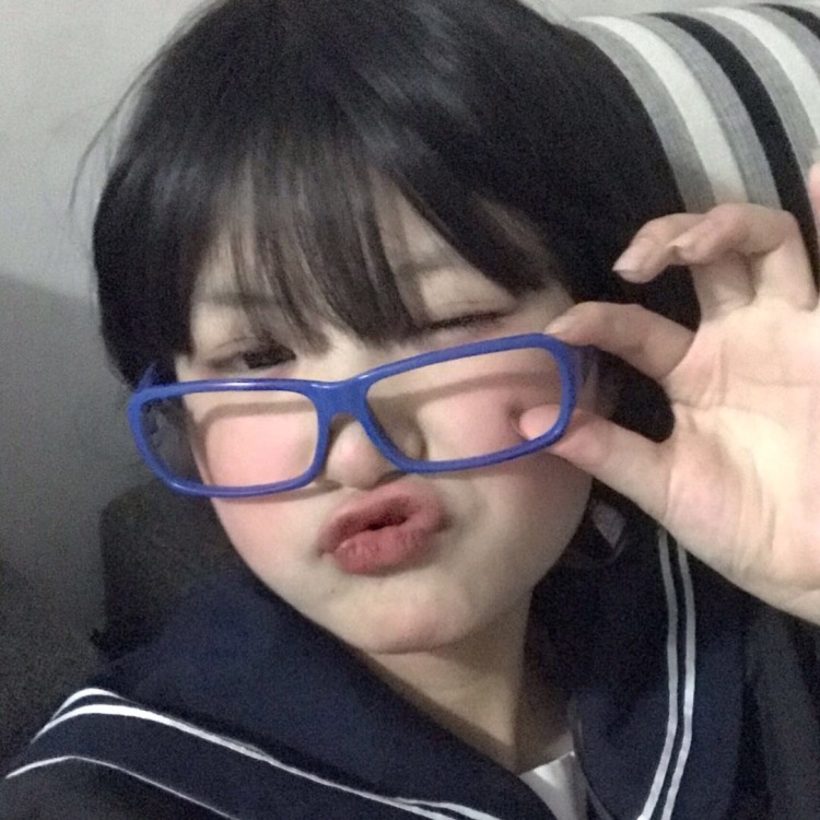 奈奈生-重庆市·县·垫江县--接寄拍,衣服鞋子包包装饰化妆品什么的都可以,有快手号,不过只有一千多粉丝