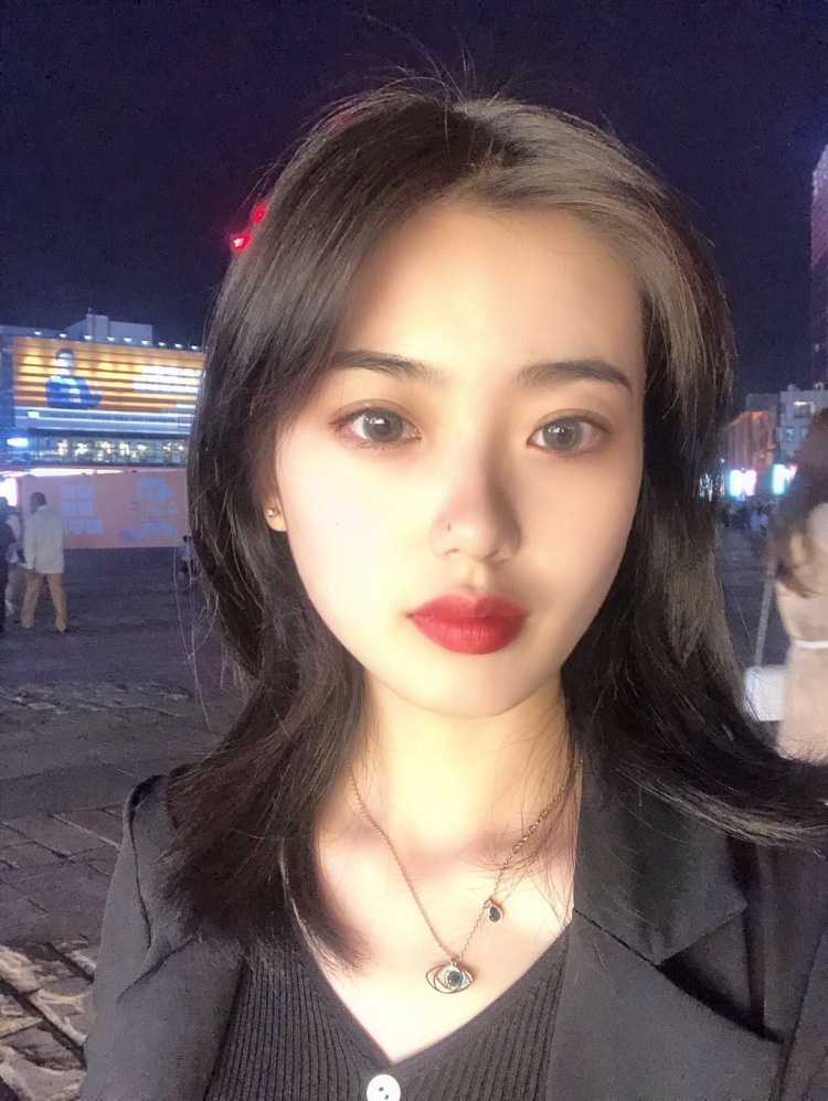 GARACIA-浙江省·嘉兴市·桐乡市--168cm，47kg，可接买家秀，衣服首饰
