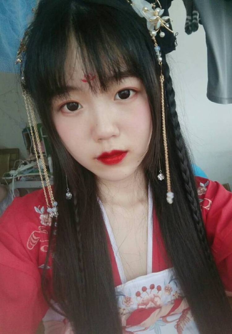 顾北笙-江苏省·连云港市·赣榆区--可以拍清新点的,刚接触这个平台,费用协商。