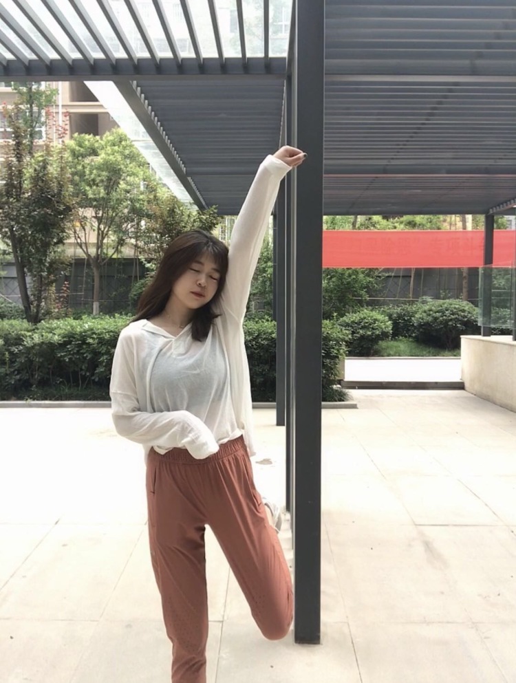 兔兔-陕西省·西安市·雁塔区-抖音,微博,***,快手,得物-身高165体重95,可以各种风格,出图快,可重拍!视频单也可以