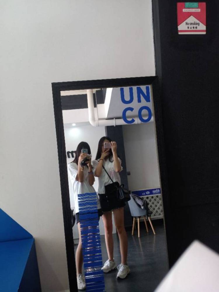 小寶-广东省·韶关市·武江区--可接服饰,鞋子,围巾,帽子,袜子等等费用可协商